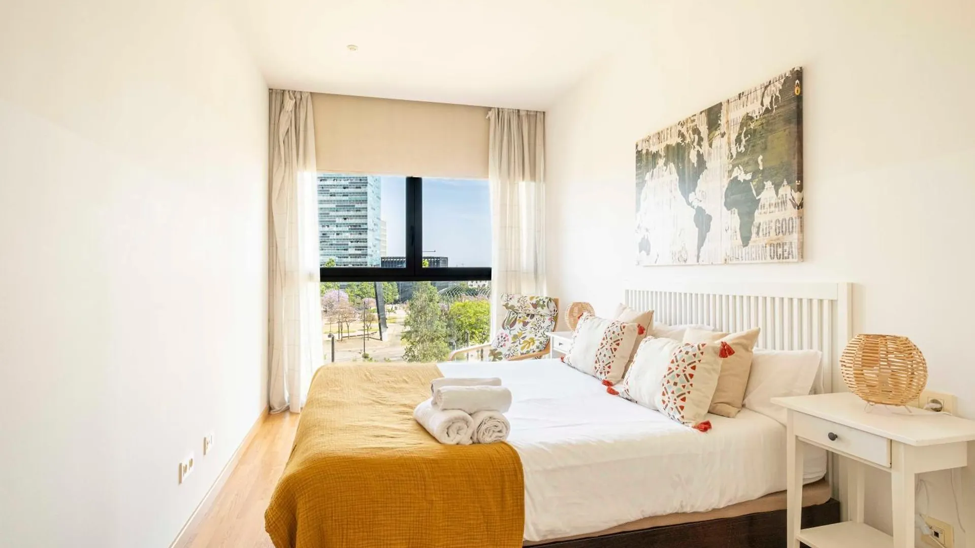 Duplex Fira Bcn And 15' From Bcn City Center With Pool Barcelona Spain