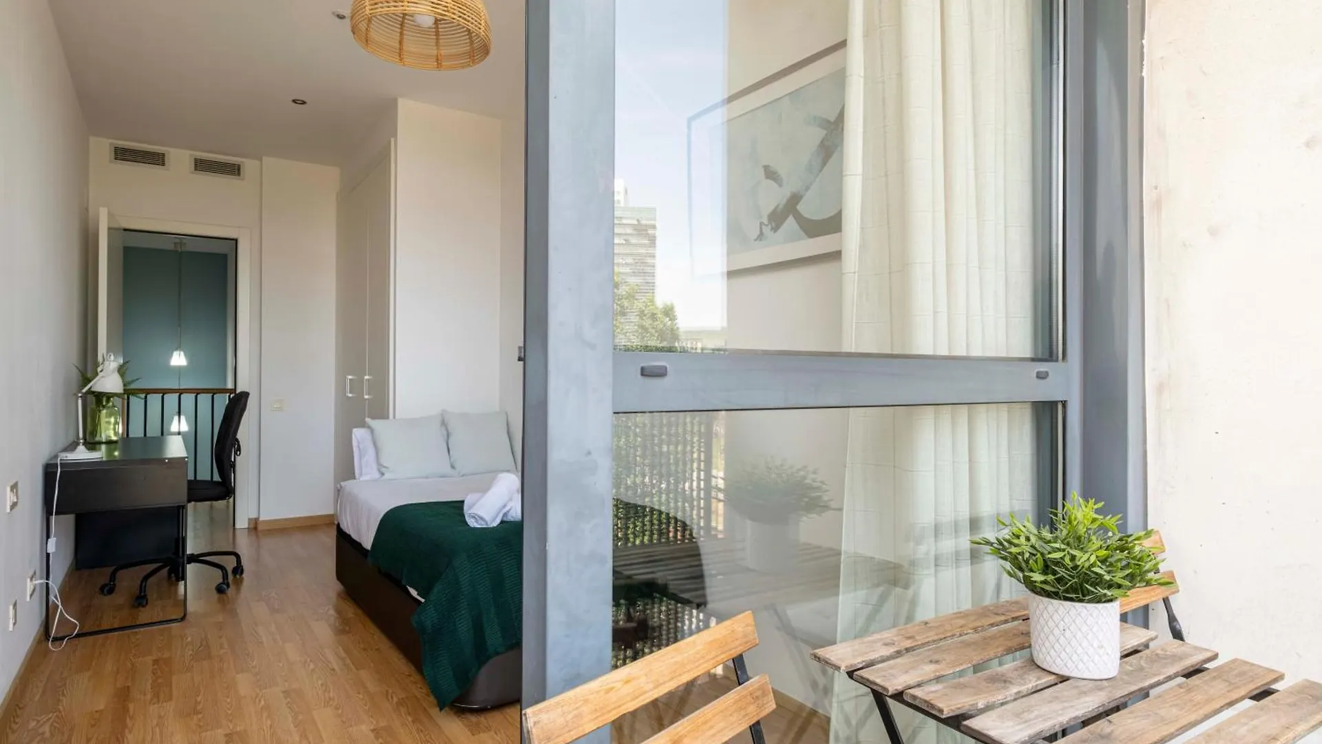 Lejlighed Duplex Fira Bcn And 15' From Bcn City Center With Pool Barcelona
